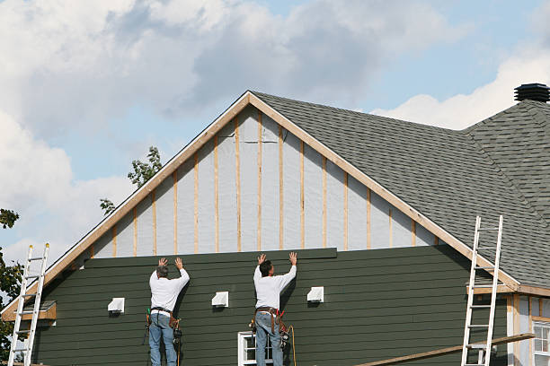 Professional Siding Replacement technician working in Washington, NJ